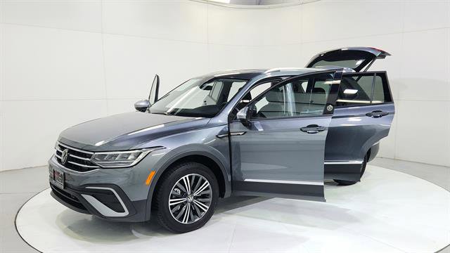 Used 2024 Volkswagen Tiguan Wolfsburg Edition image 30