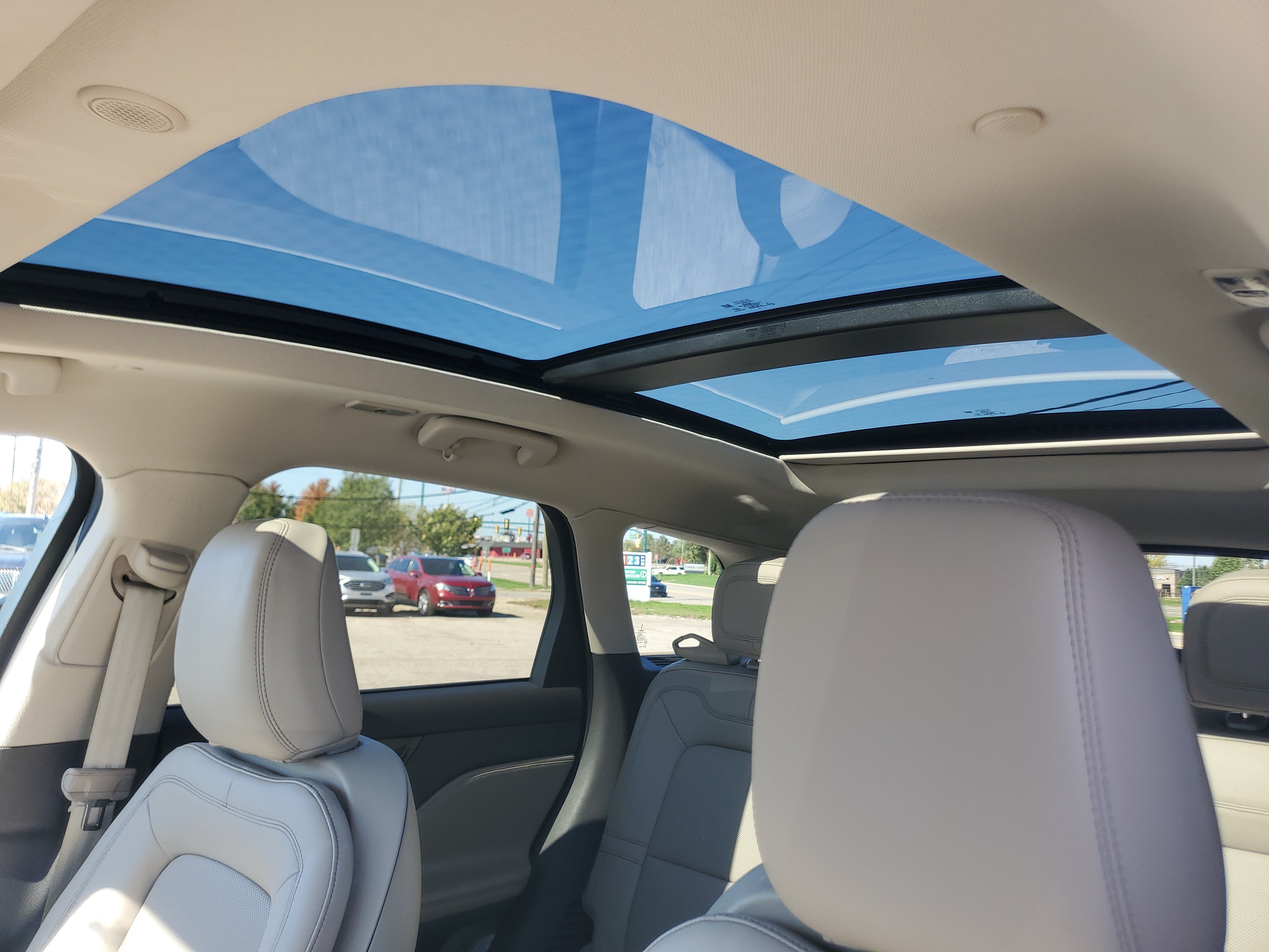 Used 2024 Lincoln Corsair AWD w/ Equipment Group 101A image 11