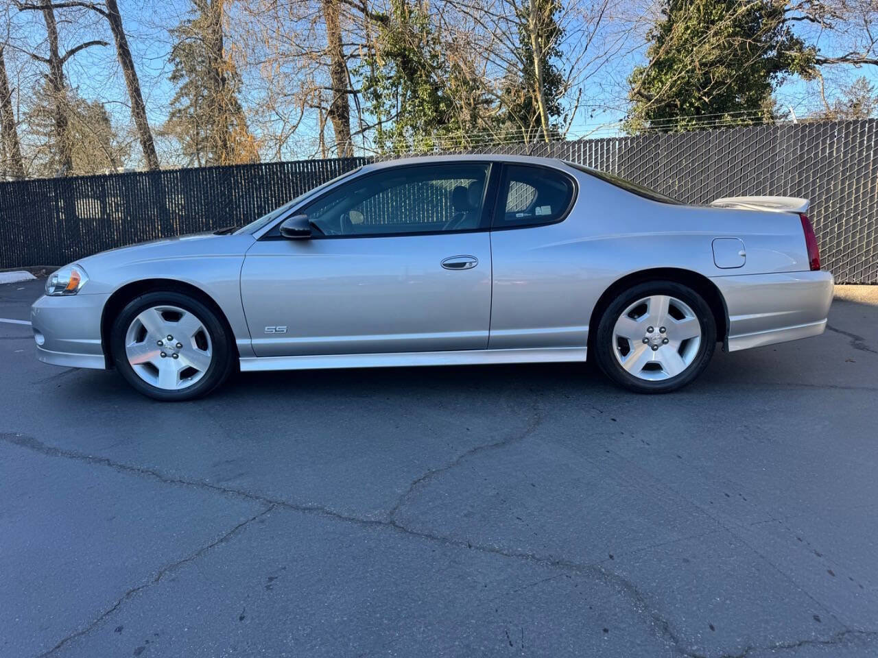 Used 2006 Chevrolet Monte Carlo SS w/ Convenience Package FWD image 2