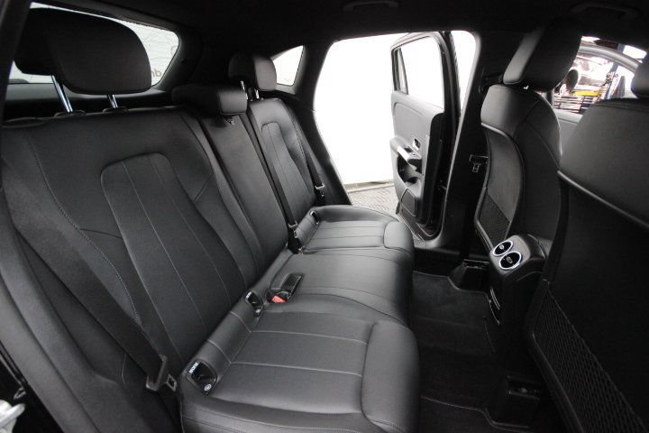 Used 2022 Mercedes-Benz GLA 250 4MATIC image 35