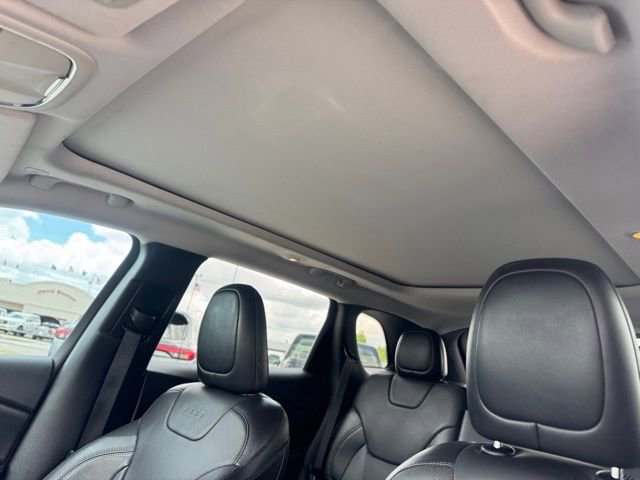 Used 2021 Jeep Cherokee Limited w/ Elite Package image 12