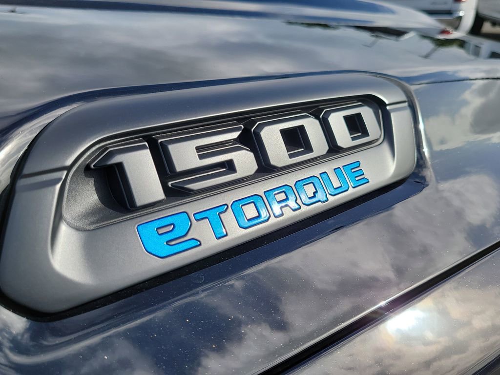 New 2026 RAM 1500 4x4 Crew Cab image 6