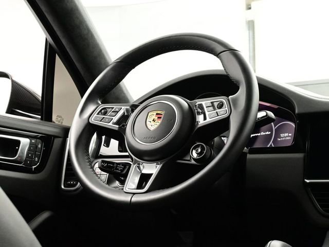 Certified 2023 Porsche Cayenne Turbo AWD/4WD image 20