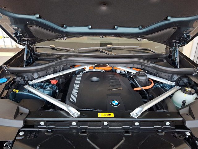 Certified 2026 BMW X5 xDrive50e w/ Premium Package image 32