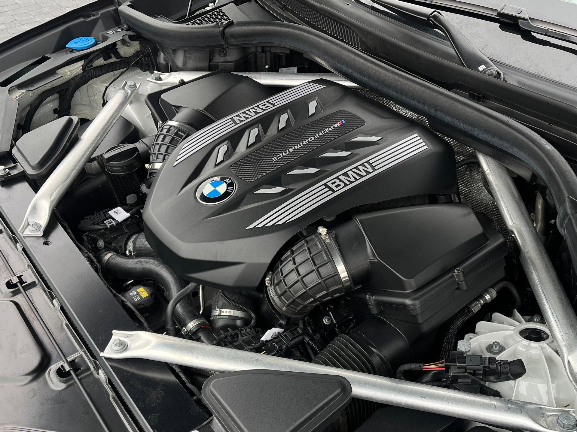 Used 2022 BMW X5 M50i w/ Executive Package image 16