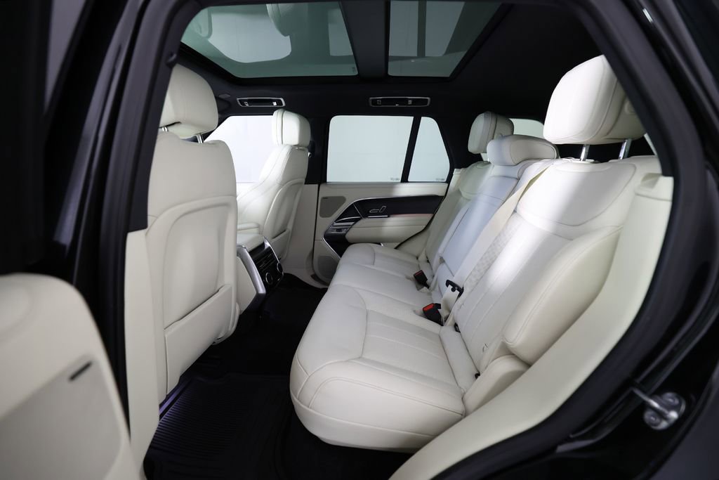 Used 2024 Land Rover Range Rover SE image 15