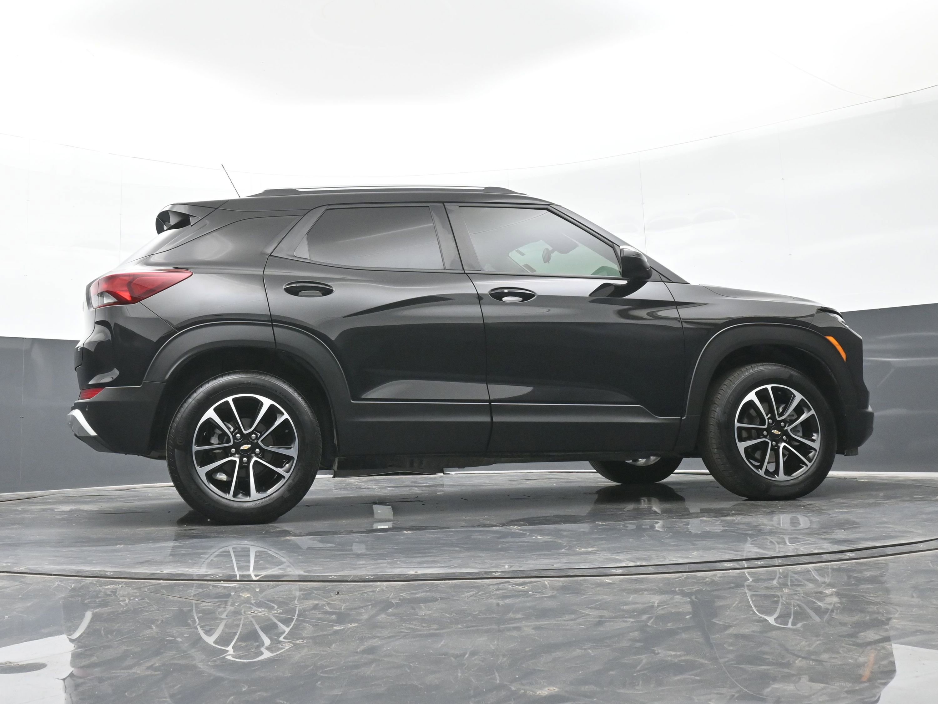 Used 2024 Chevrolet TrailBlazer LT w/ LT Cold Weather Package image 44