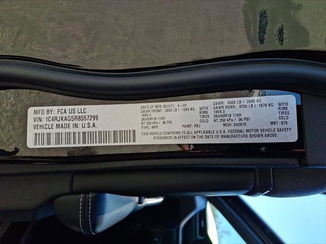 Certified 2024 Jeep Grand Cherokee L Laredo AWD/4WD image 28