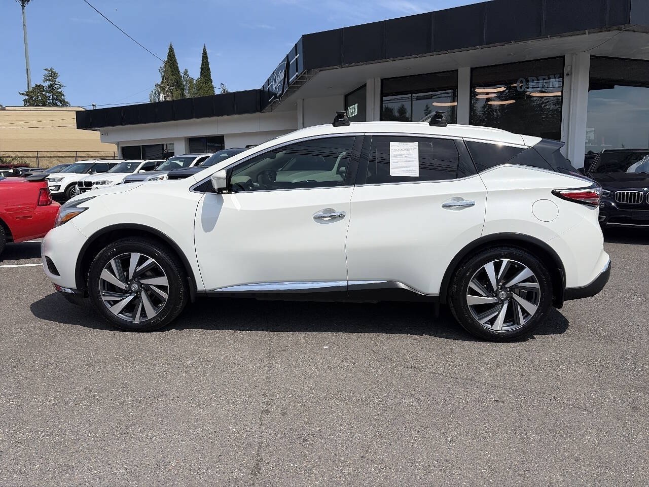 Used 2015 Nissan Murano Platinum w/ Platinum Technology Package AWD/4WD image 2