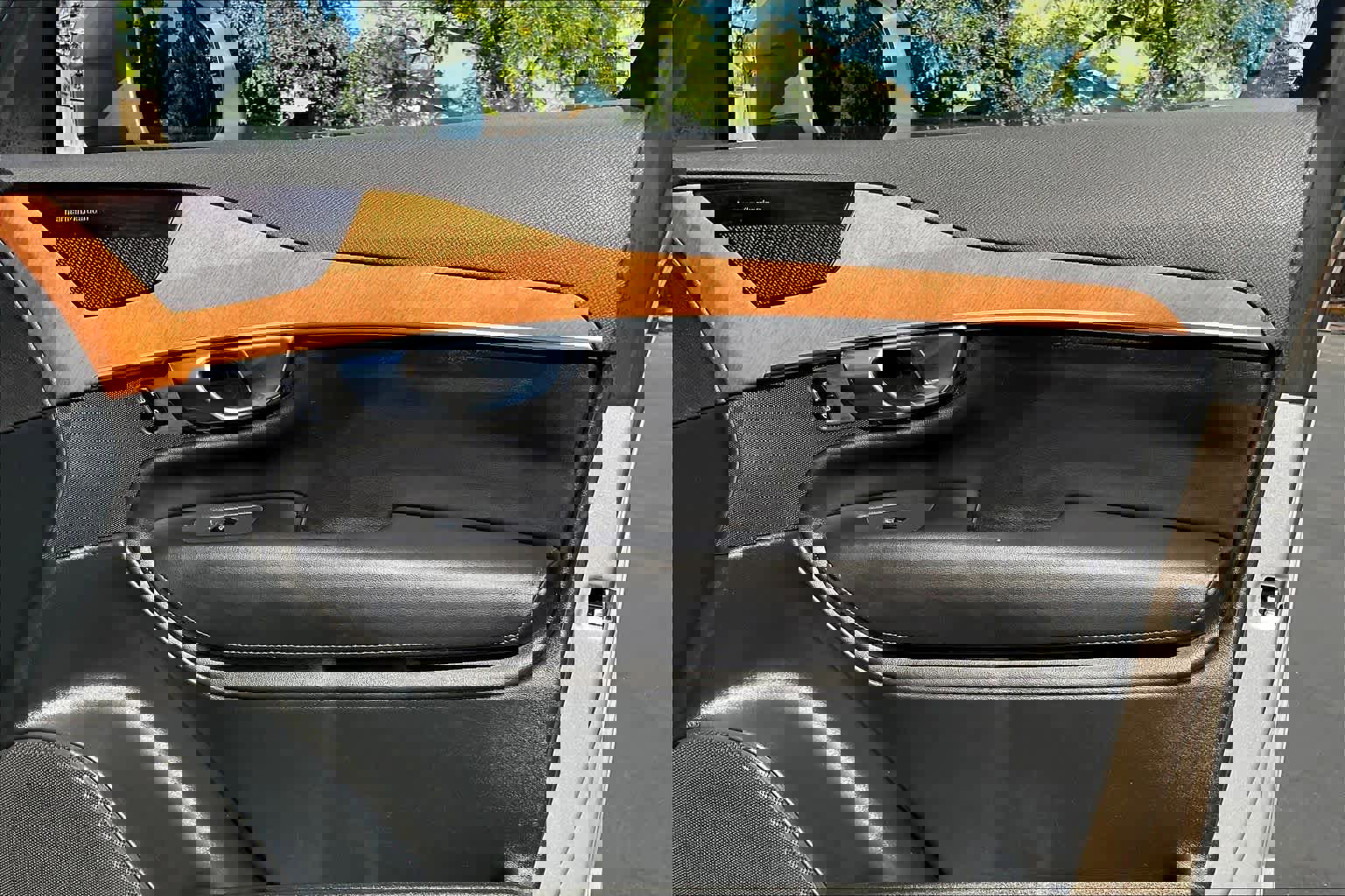 Used 2023 Volvo XC90 T8 Plus w/ Protection Package image 27