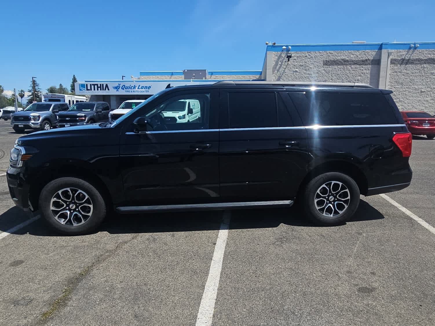 Used 2024 Ford Expedition Max XLT AWD/4WD image 5