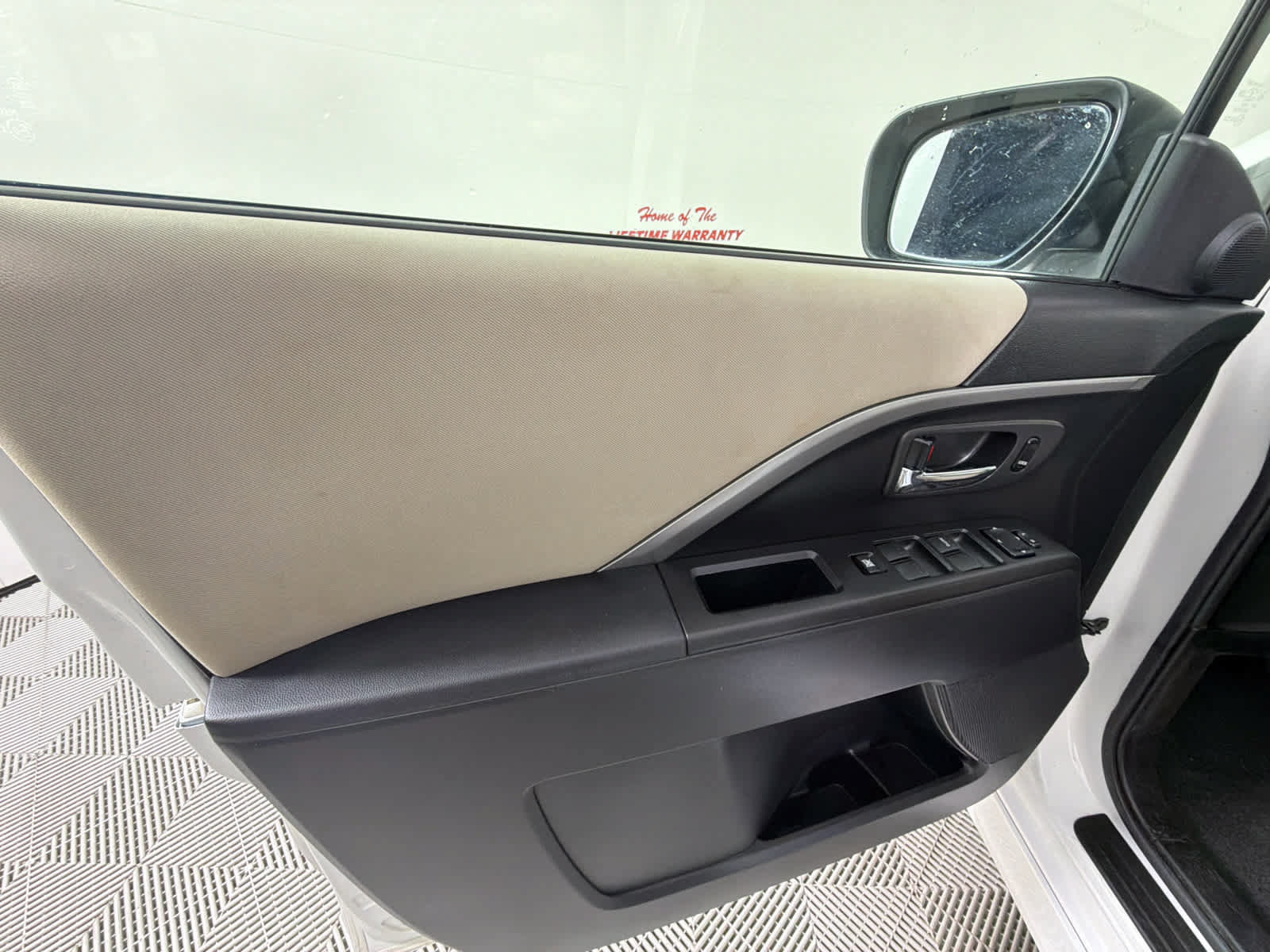 Used 2014 MAZDA MAZDA5 Touring w/ Moonroof & Audio Package FWD image 22