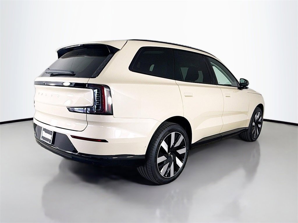 New 2025 Volvo EX90 Plus w/ Protection Package Premier image 7