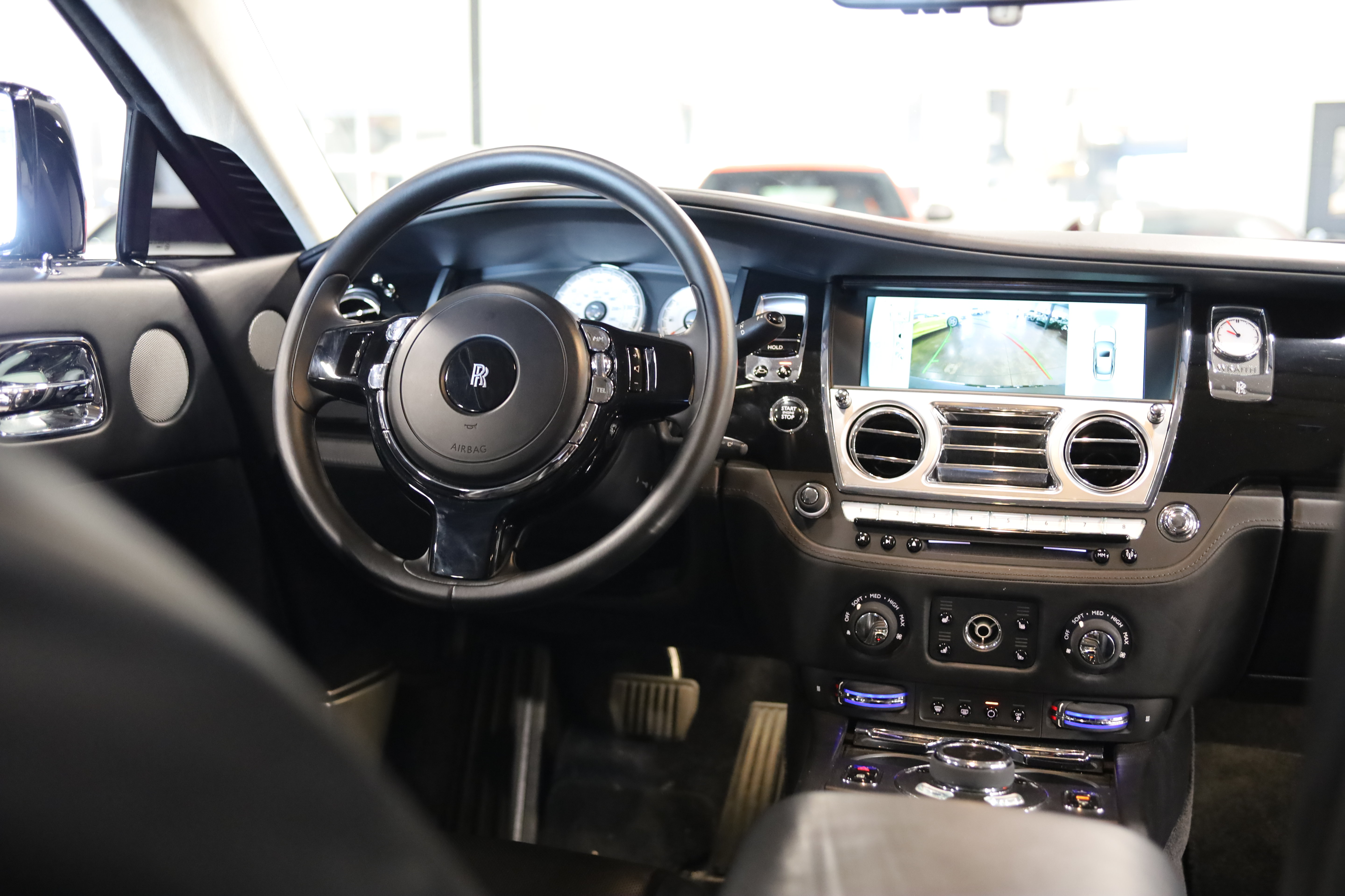 Used 2016 Rolls-Royce Wraith RWD image 33