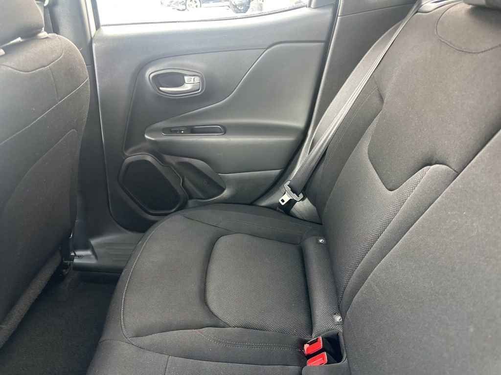 Used 2023 Jeep Renegade Latitude image 31