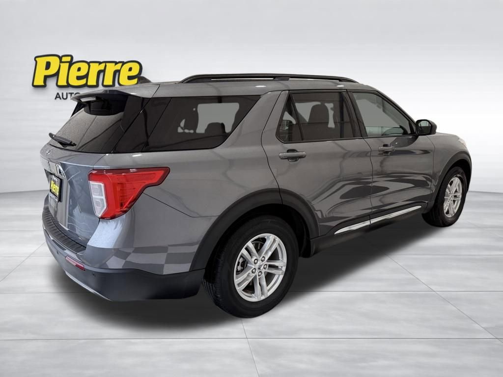 Used 2022 Ford Explorer XLT w/ Equipment Group 202A image 7