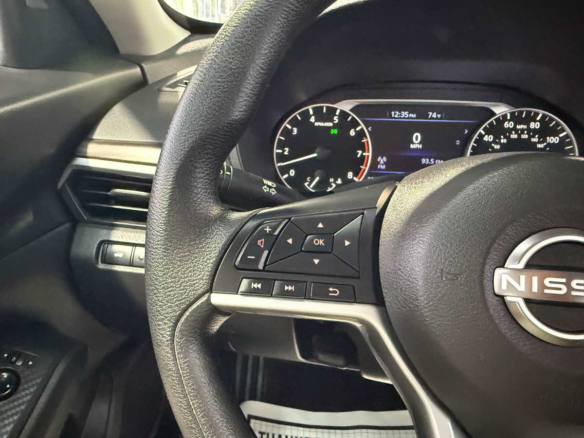 Used 2025 Nissan Altima 2.5 SV AWD/4WD image 13