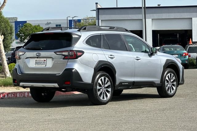 Used 2025 Subaru Outback Limited image 4