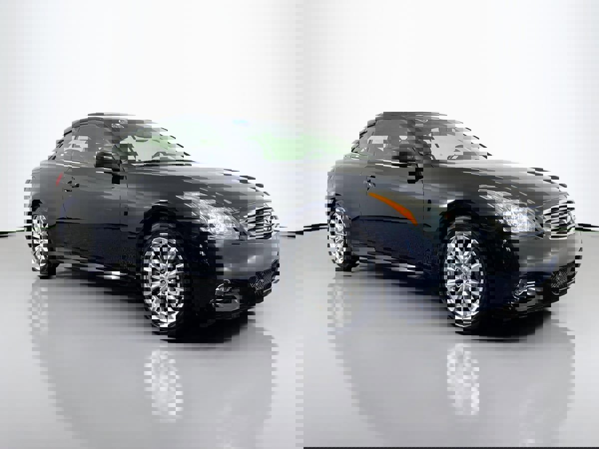 Used 2014 INFINITI Q60 Convertible w/ Premium Package image 4