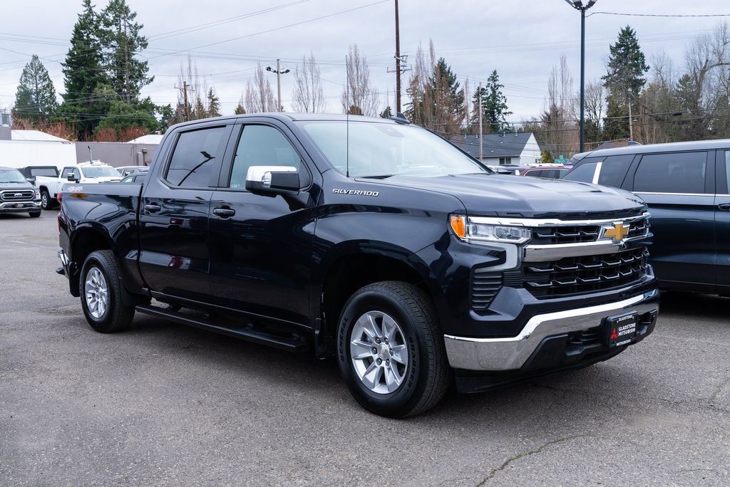 Used 2023 Chevrolet Silverado 1500 LT w/ Leather Package image 1