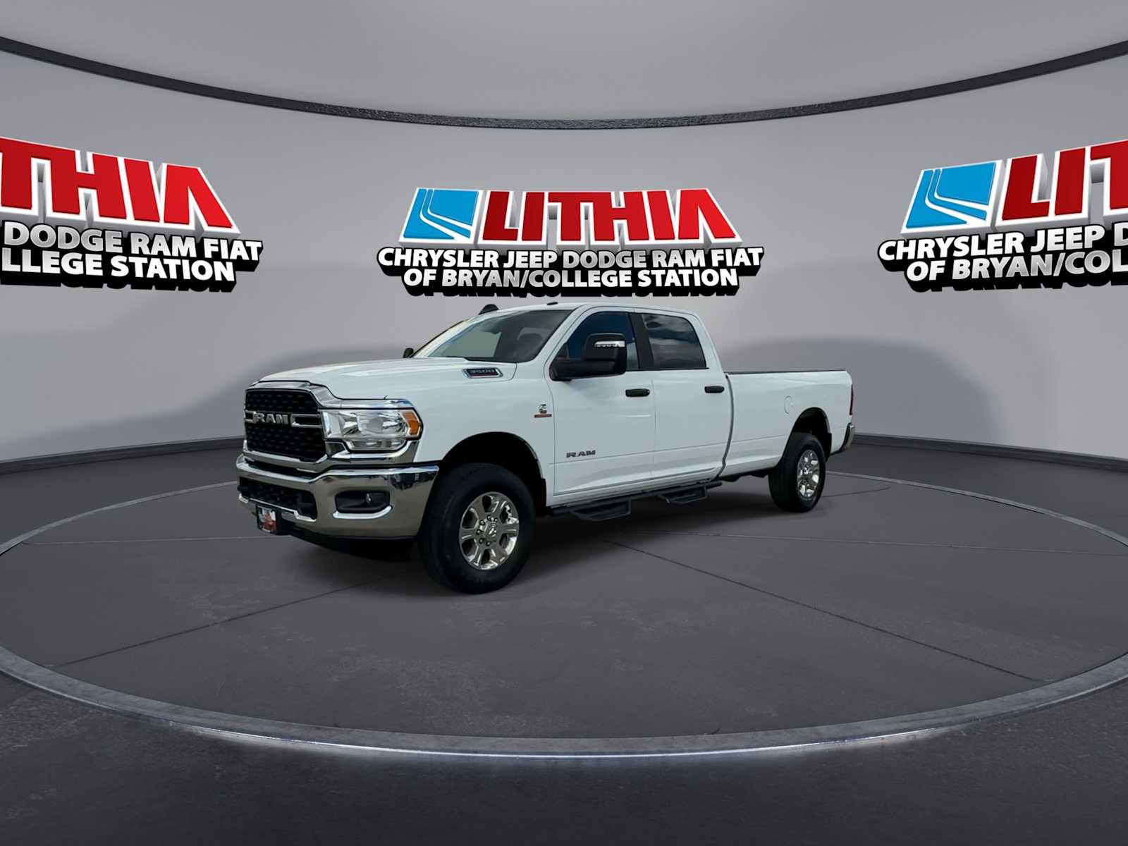 Used 2024 RAM 3500 Big Horn AWD/4WD image 4