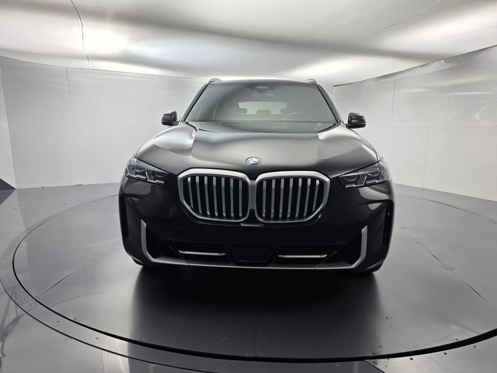 Certified 2024 BMW X5 xDrive40i w/ Premium Package AWD/4WD image 2