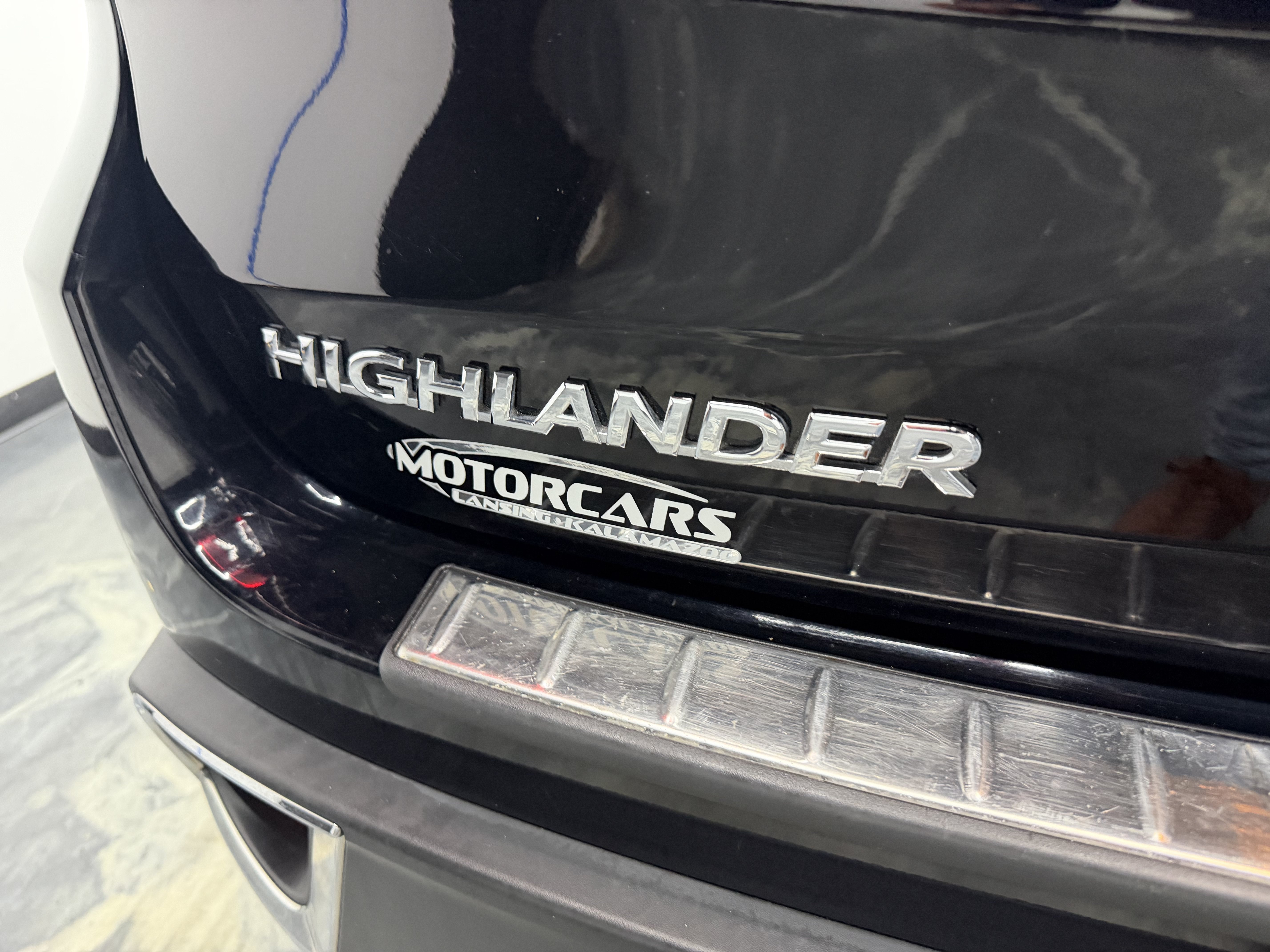 Used 2017 Toyota Highlander XLE AWD/4WD image 30