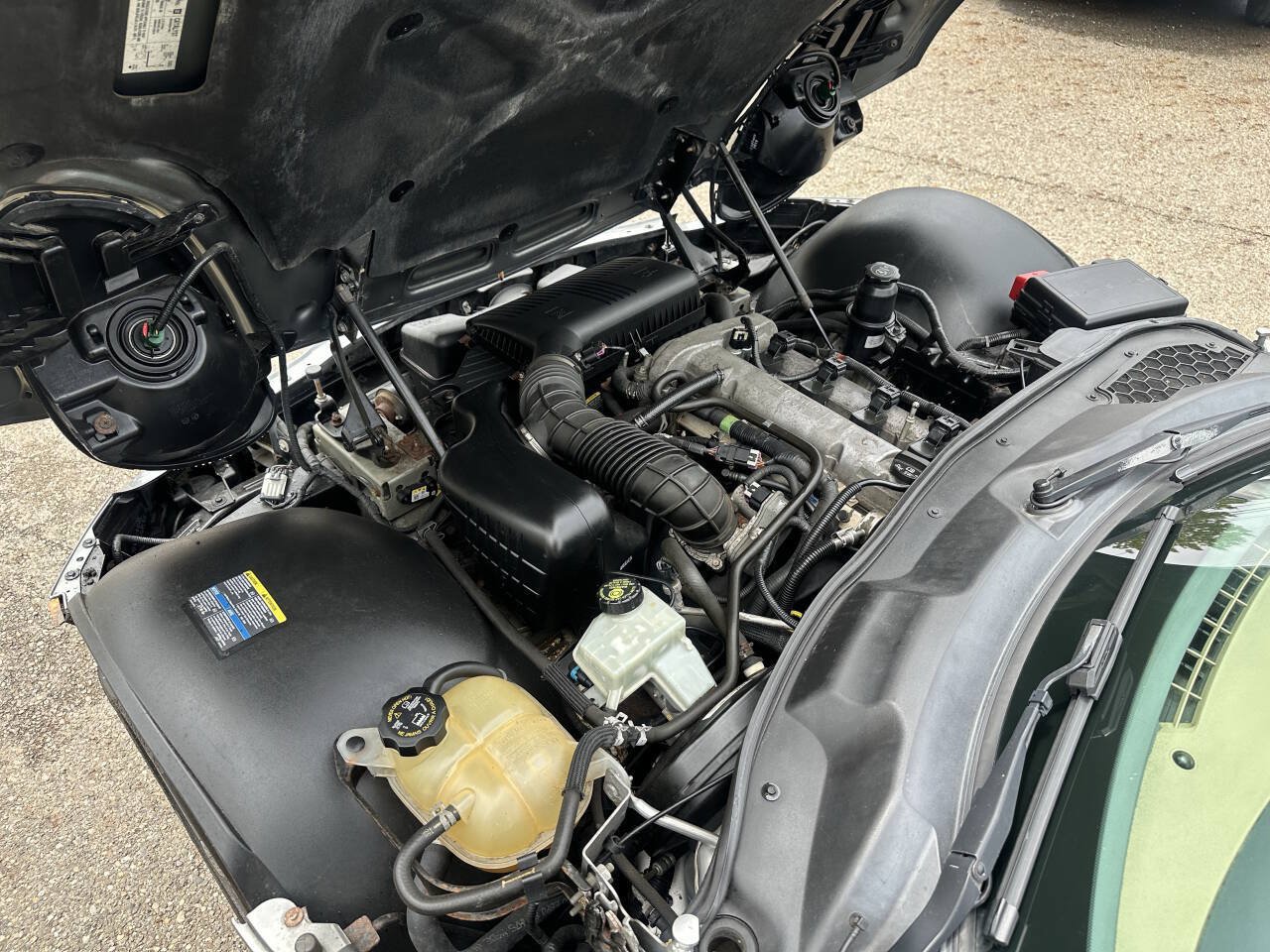 Used 2006 Pontiac Solstice Convertible w/ Premium Package RWD image 11