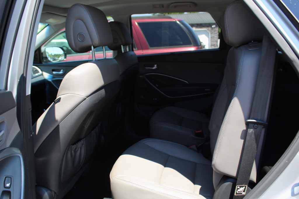 Used 2015 Hyundai Santa Fe Limited w/ Option Group 04 AWD/4WD image 28