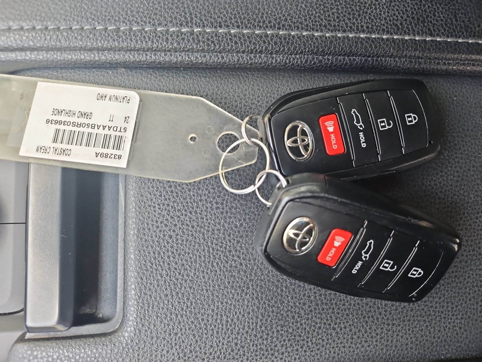 Used 2024 Toyota Grand Highlander AWD image 19