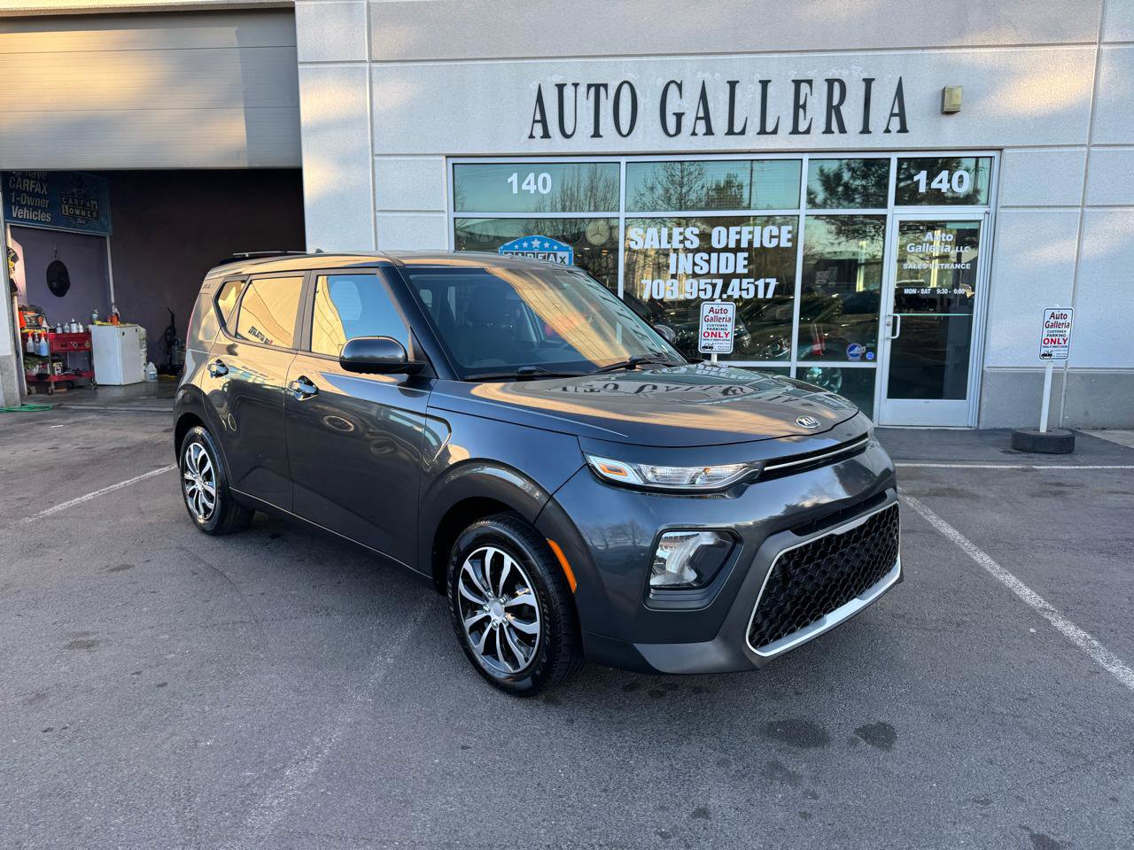 Used 2021 Kia Soul LX image 2