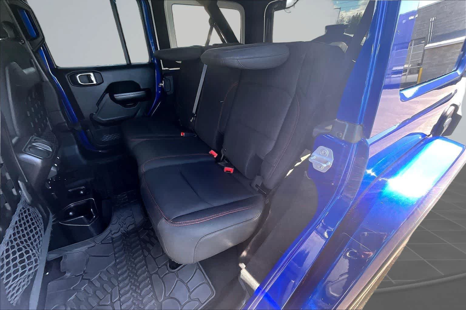 Used 2018 Jeep Wrangler Unlimited Rubicon AWD/4WD image 13