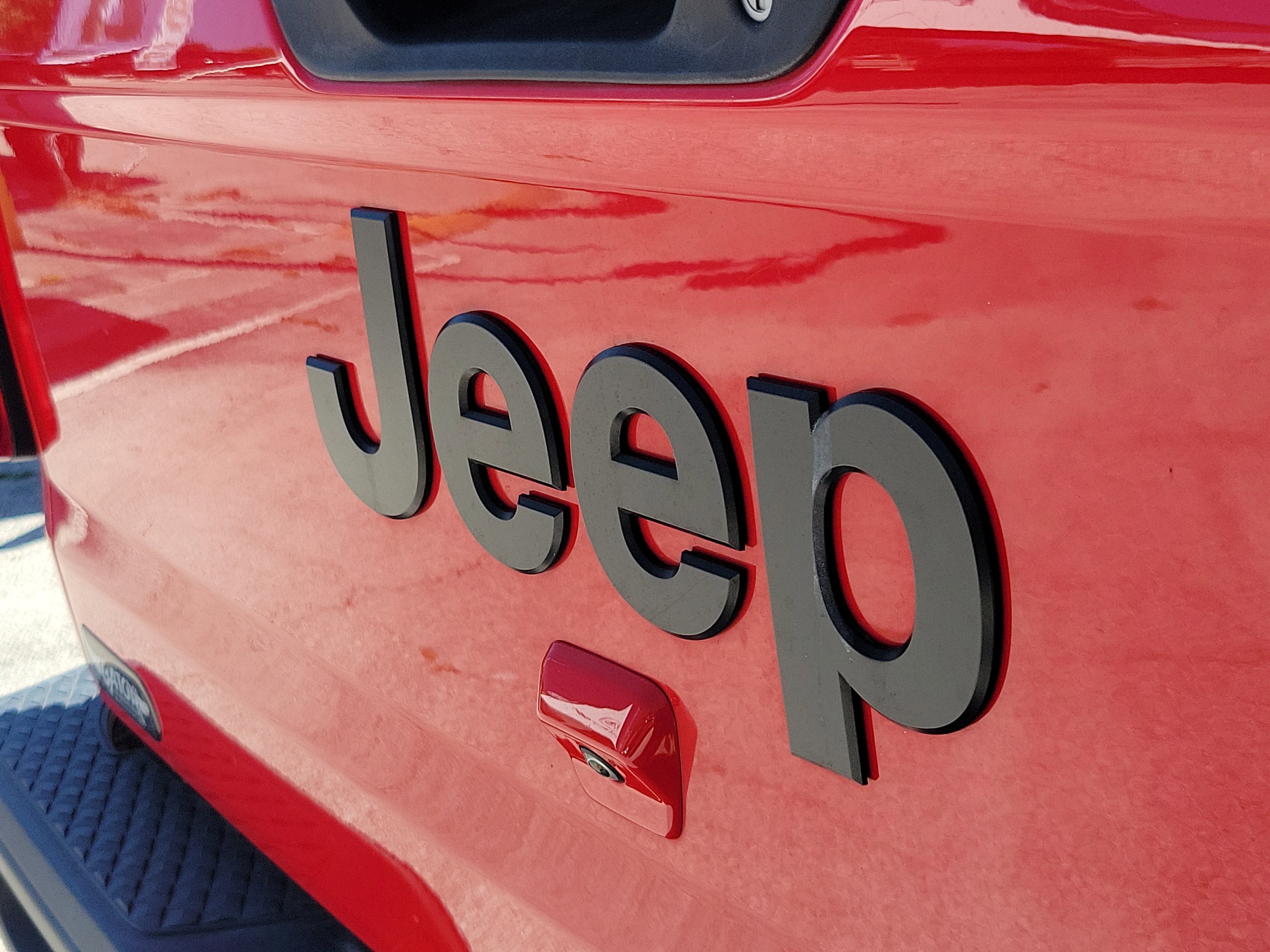 Used 2024 Jeep Gladiator Sport AWD/4WD image 6