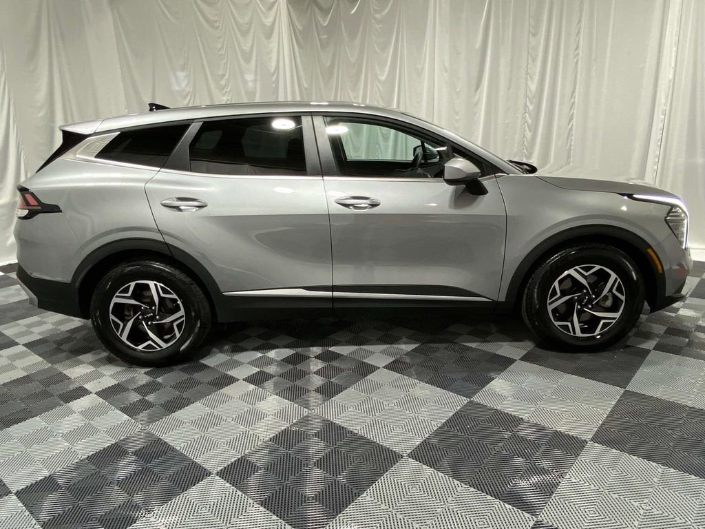 Used 2024 Kia Sportage LX image 6