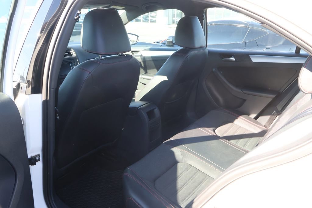 Used 2013 Volkswagen Jetta GLI image 28