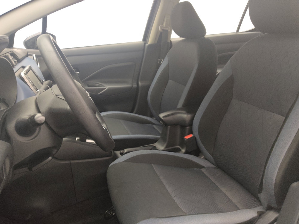 Used 2023 Nissan Versa SV image 17