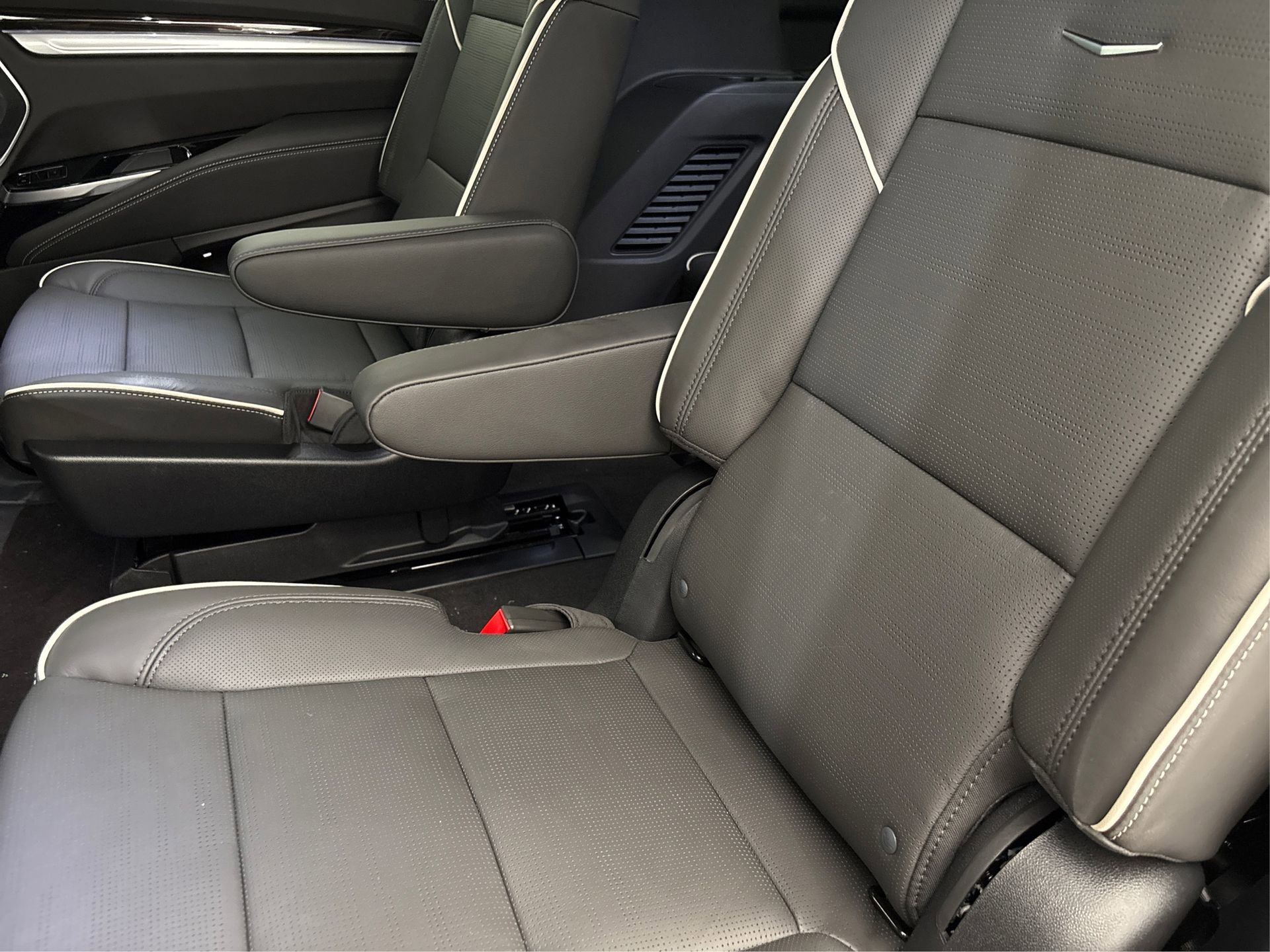 New 2025 Cadillac Escalade Premium Luxury image 10