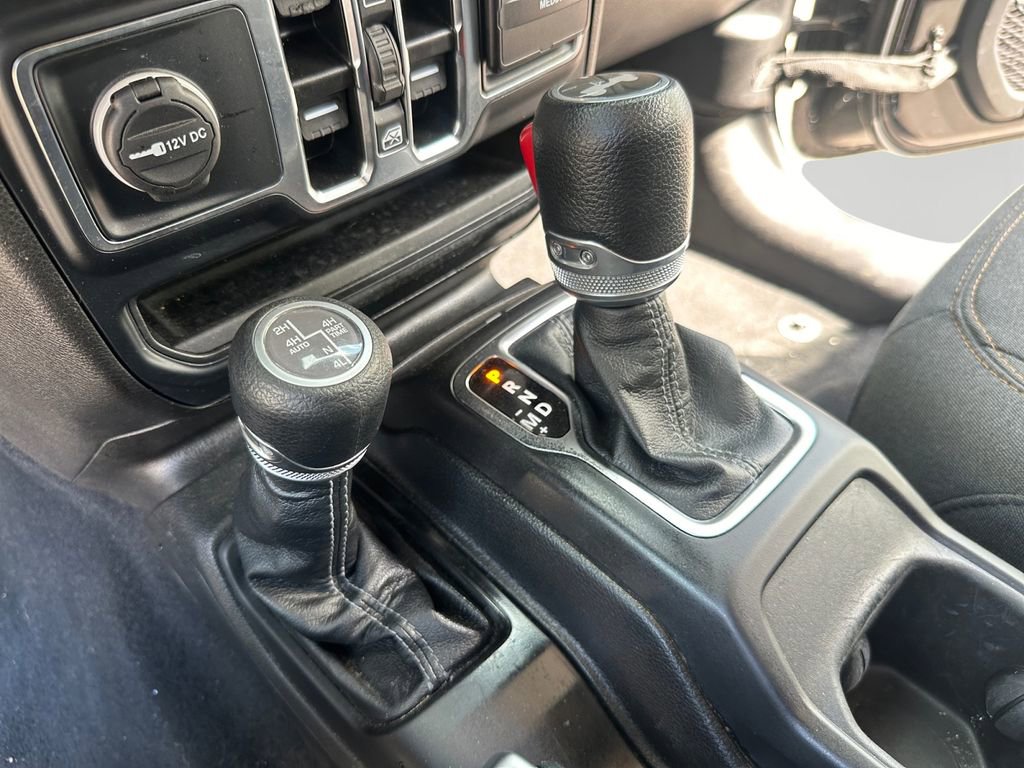 Used 2024 Jeep Wrangler Unlimited AWD/4WD image 19