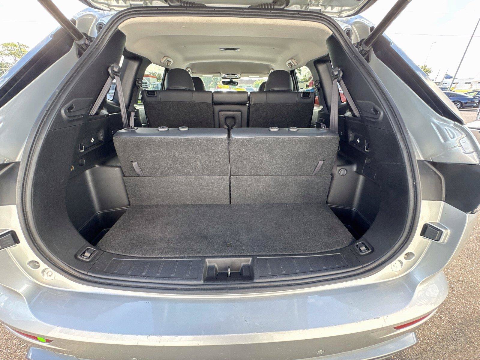 Used 2025 Mitsubishi Outlander SE AWD/4WD image 29