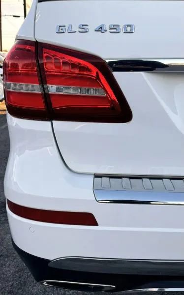 Used 2017 Mercedes-Benz GLS 450 4MATIC image 13