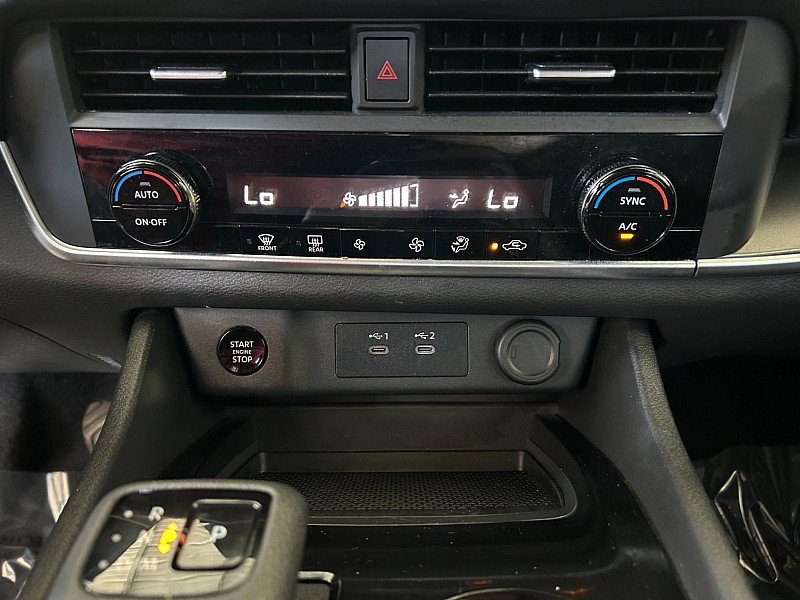 Used 2025 Nissan Rogue SV FWD image 23