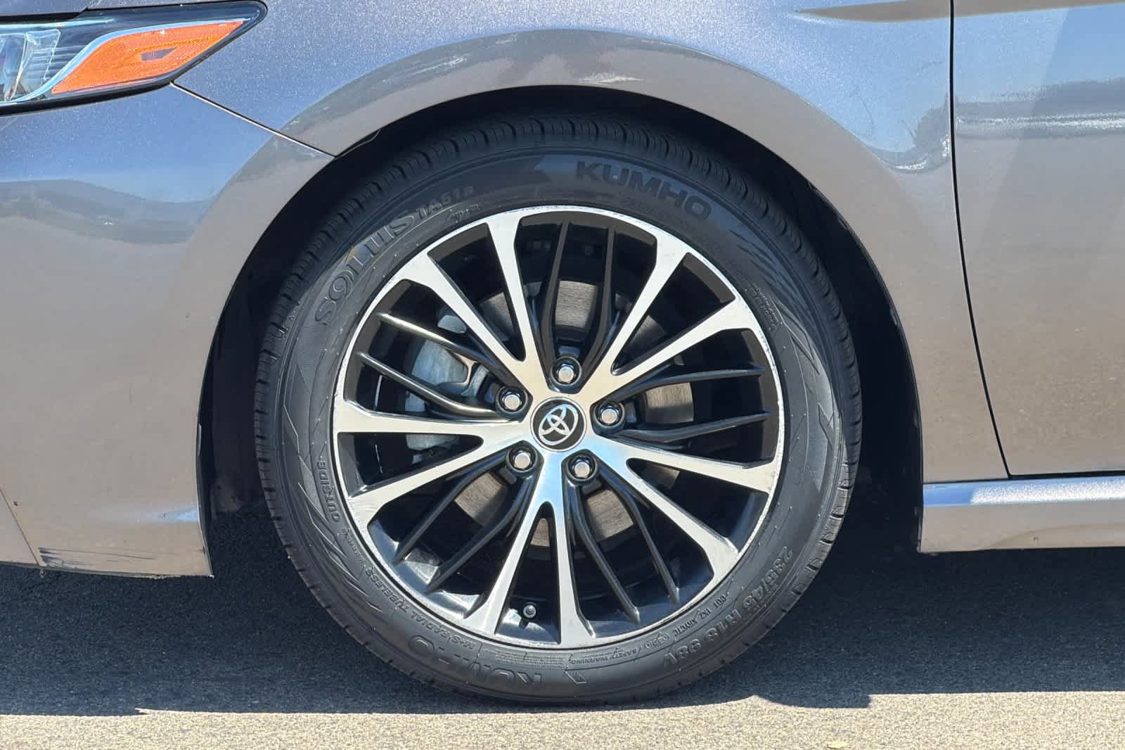 Used 2019 Toyota Camry SE FWD image 28