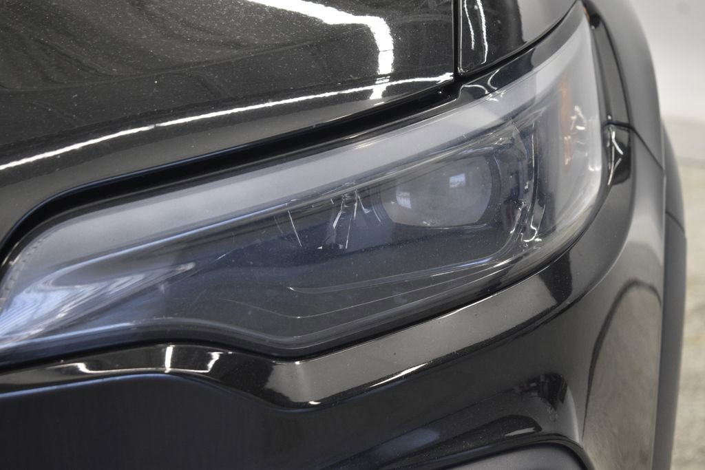 Used 2019 Jeep Cherokee Trailhawk w/ Cold Weather Group image 15