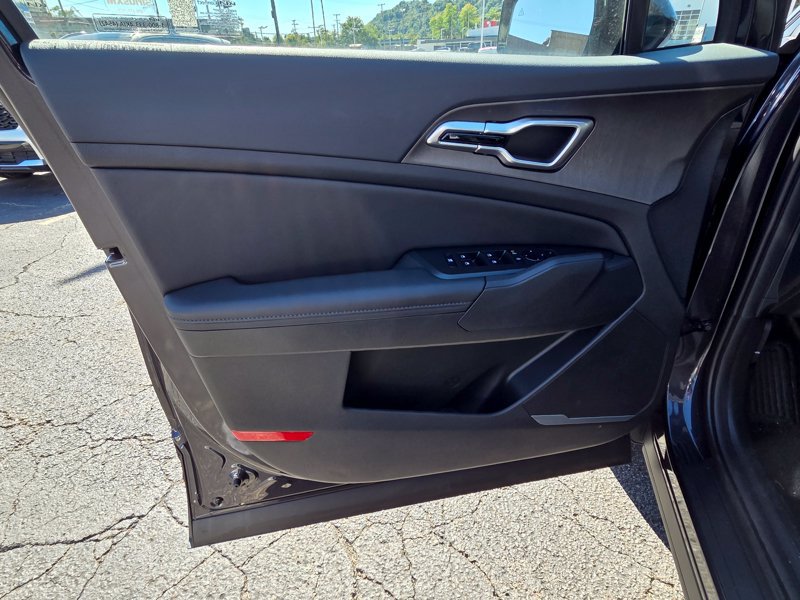 New 2026 Kia Sportage X-Line w/ X-Line Premium Package AWD/4WD image 22