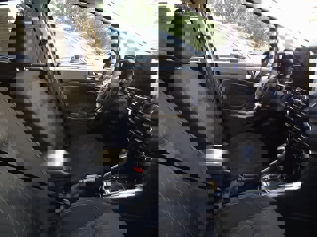 Used 2021 Ford EcoSport SE image 9