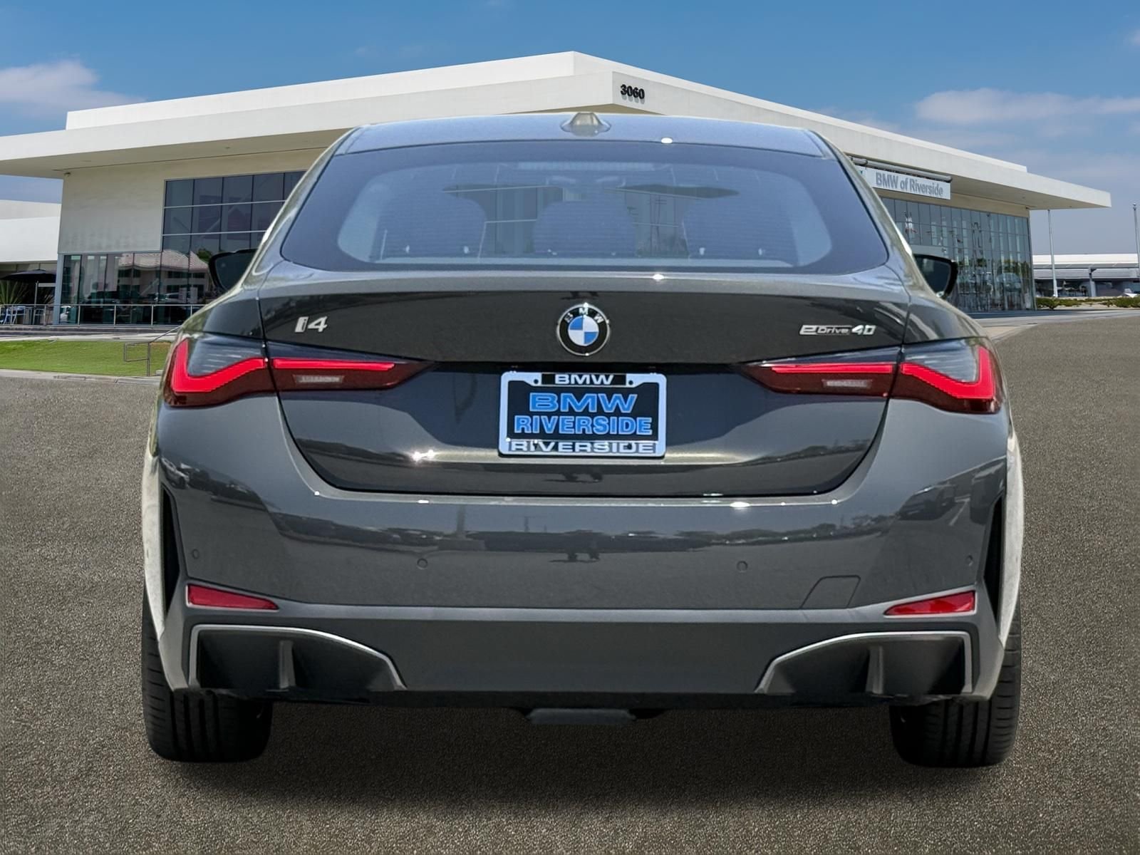 New 2026 BMW i4 eDrive40 w/ Parking Assistance Package RWD image 9