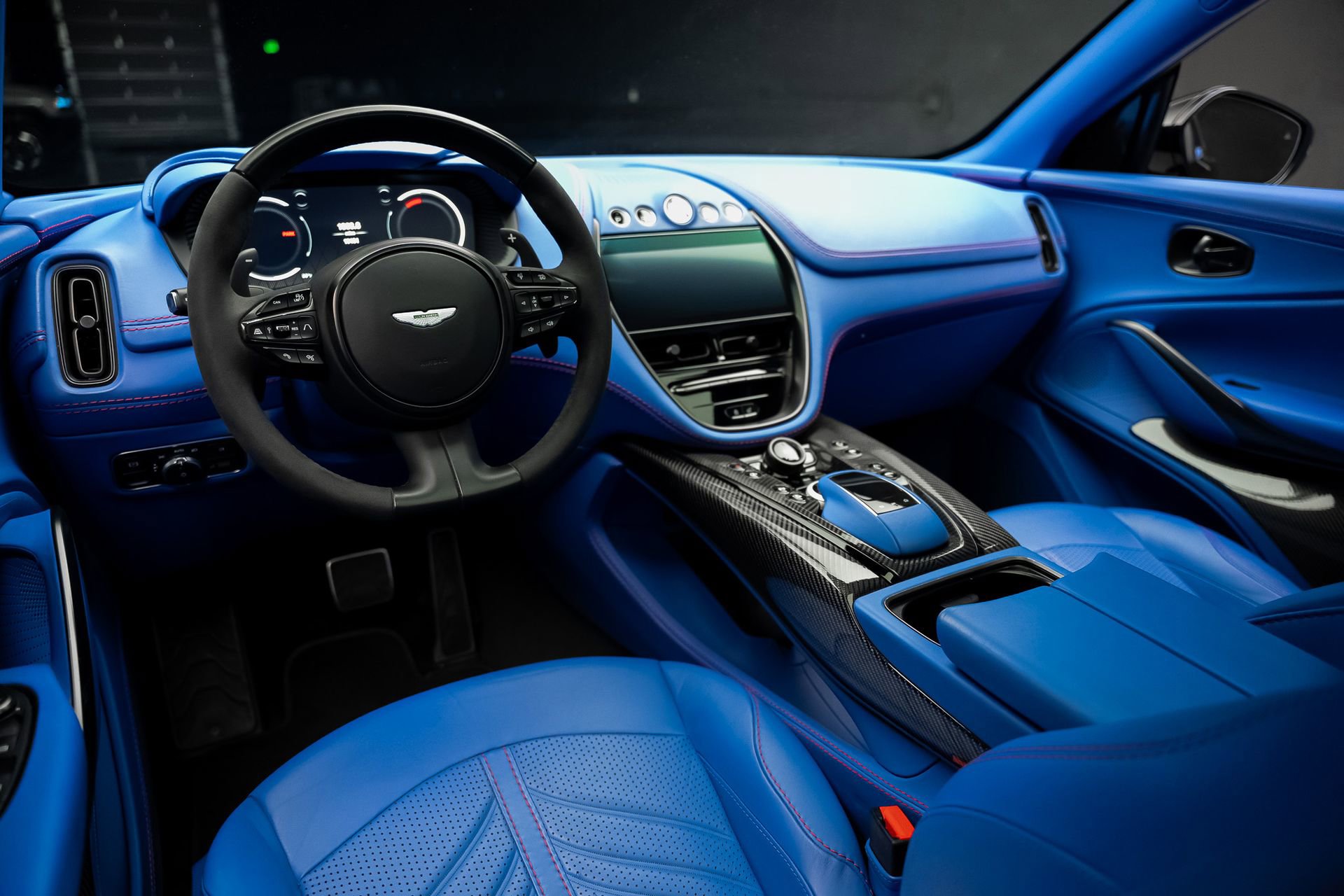 Used 2023 Aston Martin DBX 707 image 2