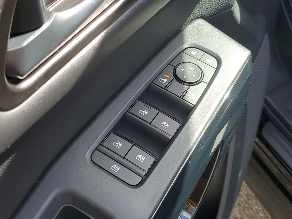 New 2025 Nissan Pathfinder SV image 10