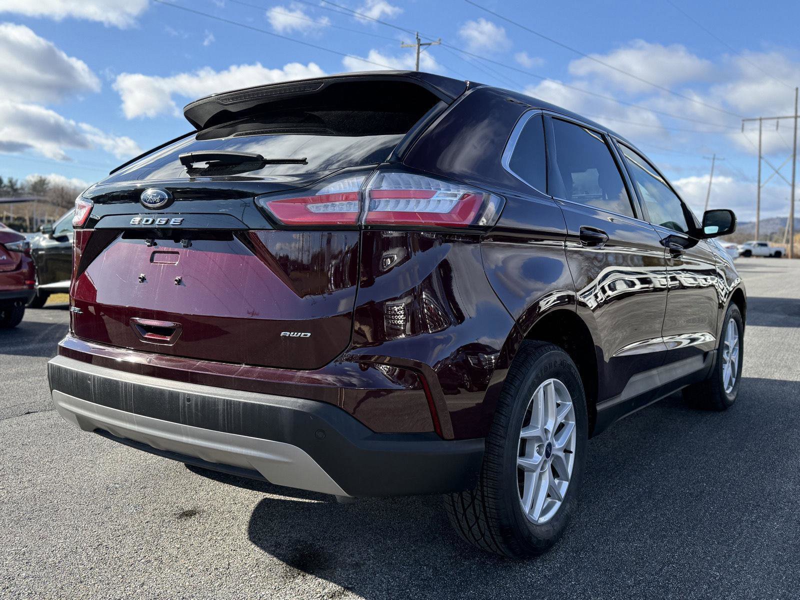 Used 2022 Ford Edge SEL w/ Convenience Package image 5