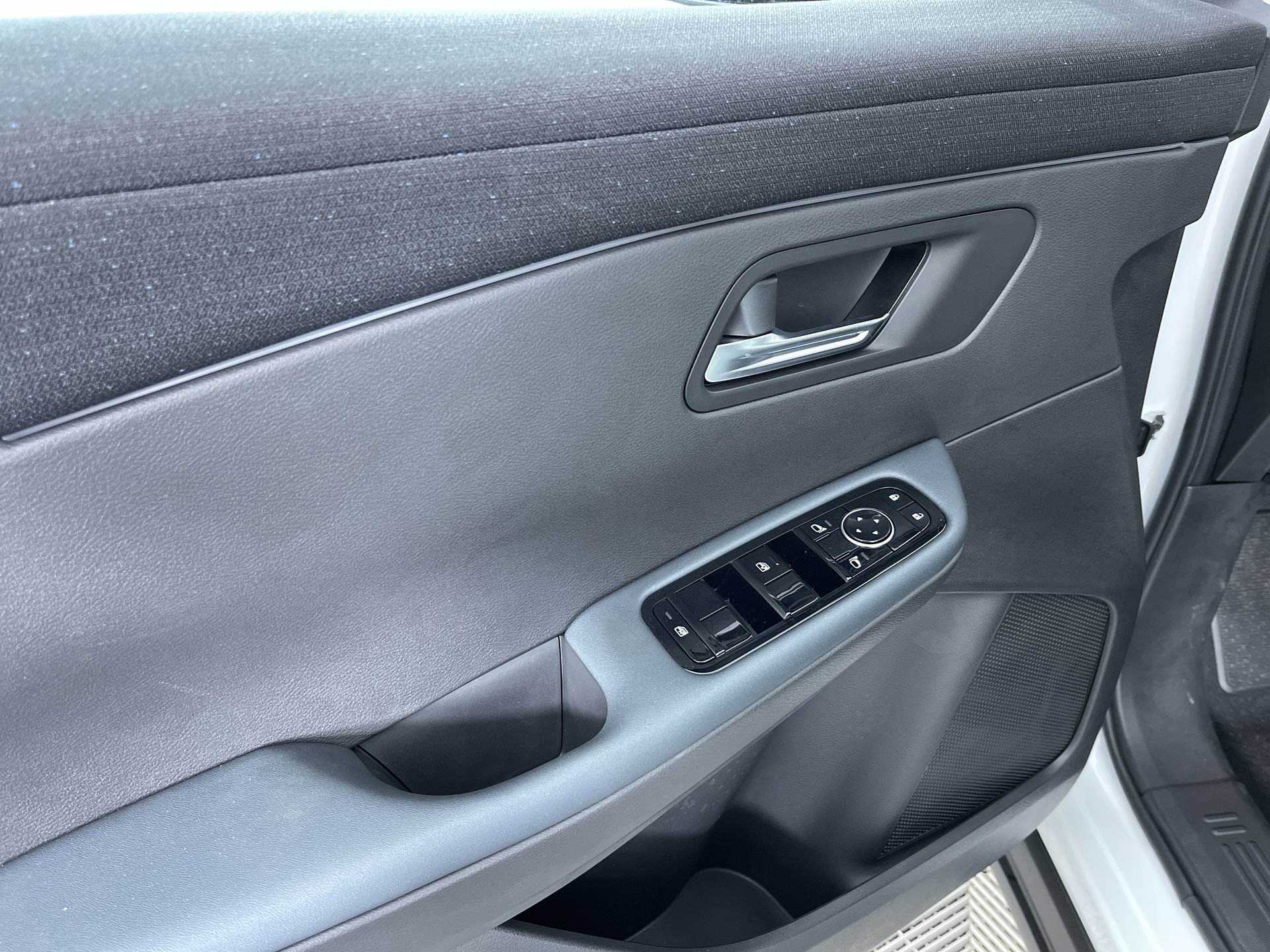 New 2026 Nissan Leaf SV+ w/ Floor Mat Package (SV+) FWD image 14